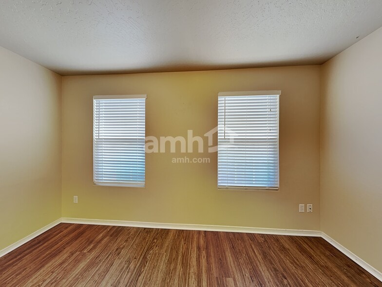 Building Photo - 9517 W Shelborne Dr
