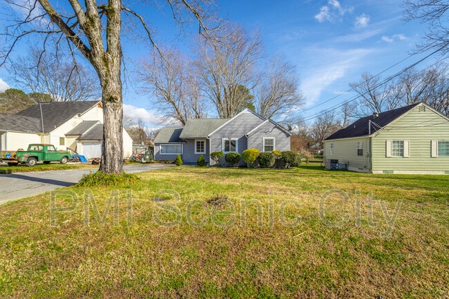 Building Photo - 210 Chickamauga Rd