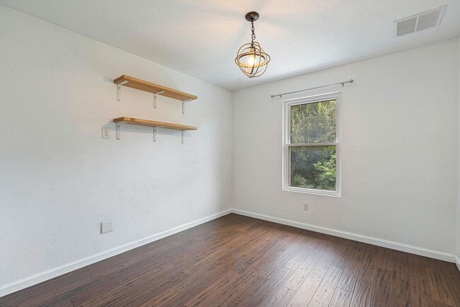 Building Photo - 7107 Leppke Cove