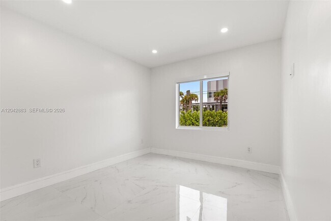 Building Photo - 14801 NW 5th Ave