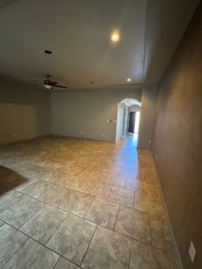 Building Photo - AVAILABLE NOW:  Over-55 Town House for Rent