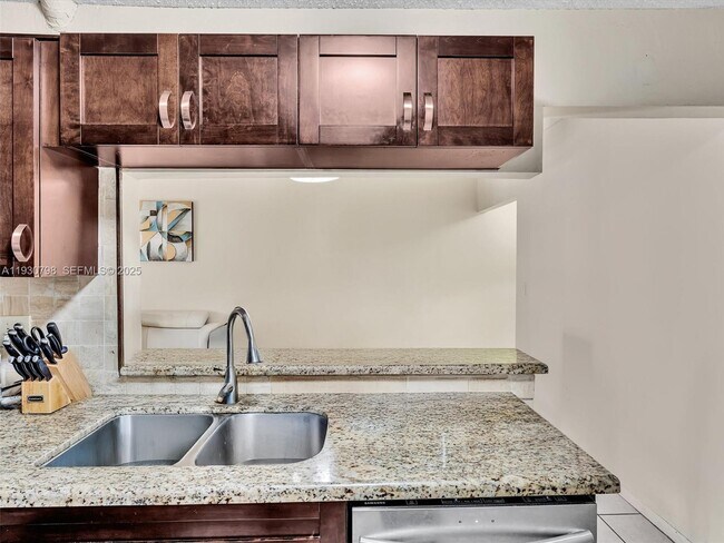 Building Photo - 10241 NW 9th St Cir