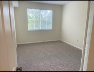 Building Photo - 3207 Myrtlewood Cir E