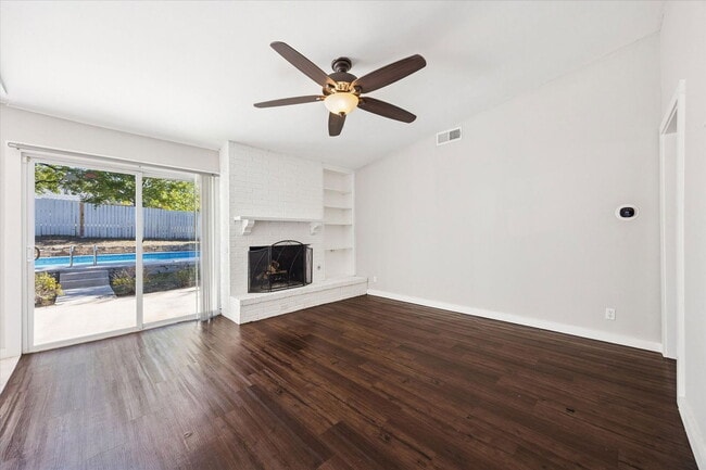 Building Photo - 9711 Marlborough Dr