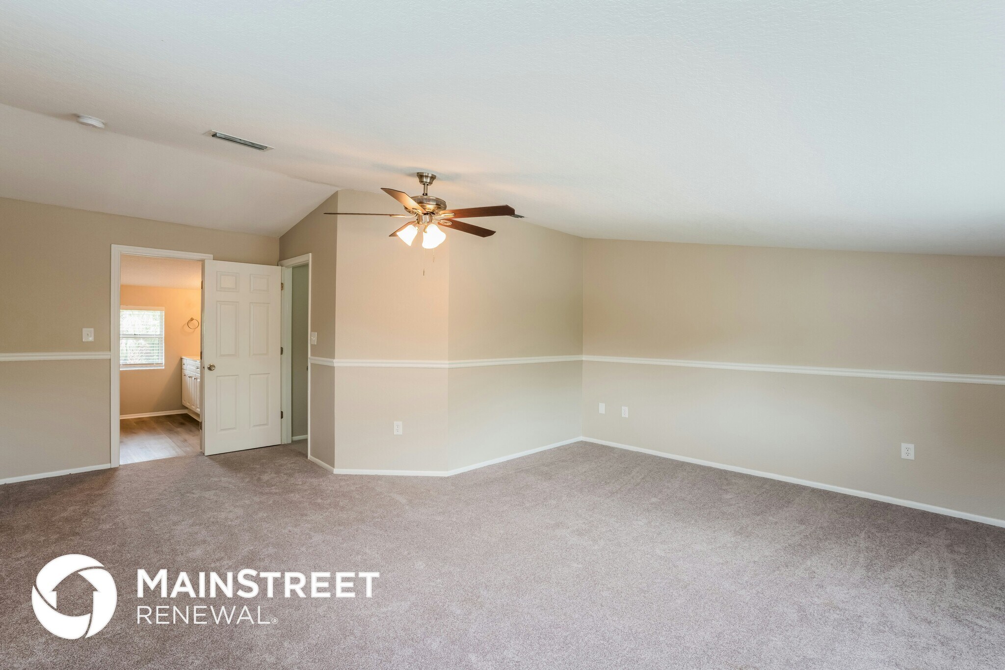 Building Photo - 1043 Cazenovia St