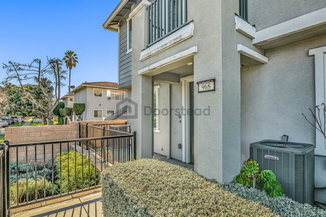 Building Photo - 968 Almaden Ln