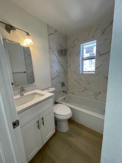 Building Photo - 302 N Tamarind Ave