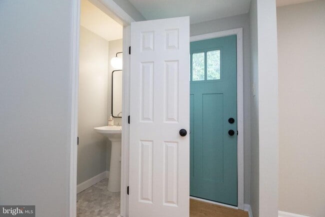Building Photo - 2526 Log Mill Ct