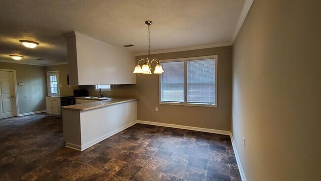 Building Photo - 180 N Burson Ave