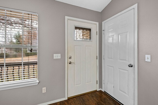 Building Photo - Affordable 2-Bedroom Home for Lease in Fayetteville, AR