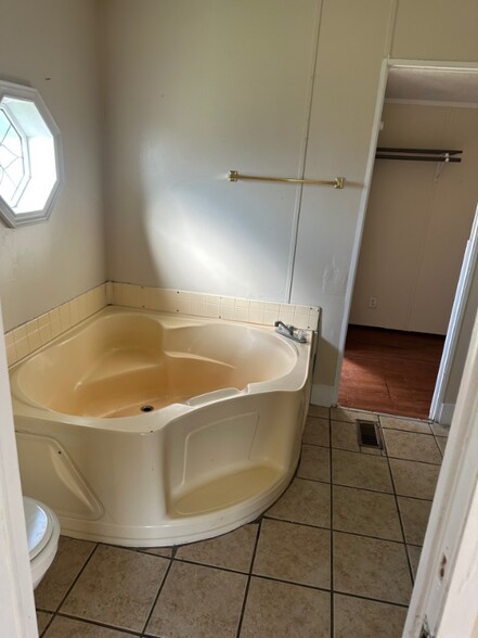 Building Photo - 343 Crescent Creek Ln