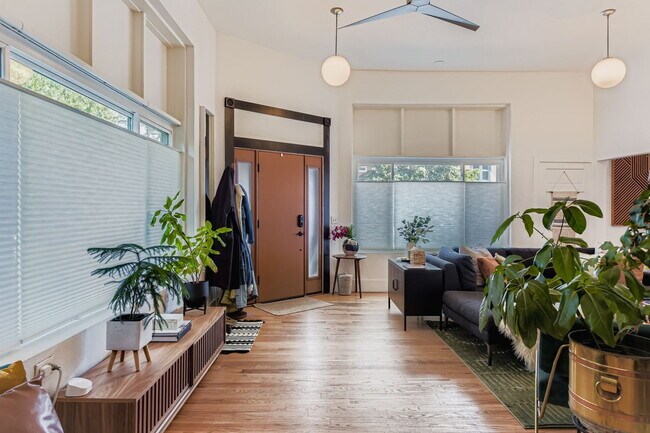 Building Photo - Charming 4-Bedroom Denver Home in West Hig...