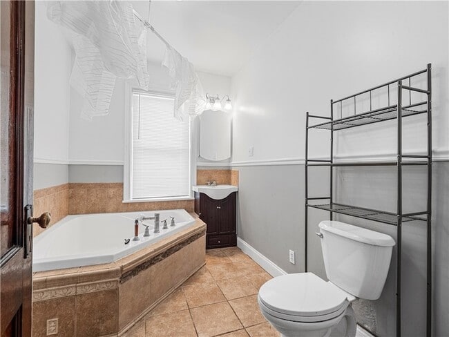 Building Photo - 2501 2nd Ave