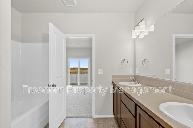 Building Photo - 3115 River Bluff Ct