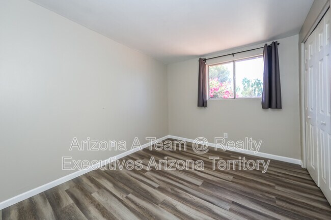 Building Photo - 3221 S Grady Ave