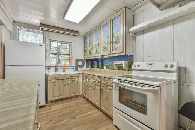 Building Photo - 266 Glenridge Dr