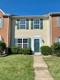 Building Photo - Brigth 2 Level Townhome in Spotsylvania