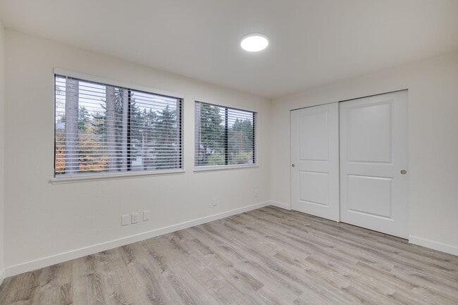 Building Photo - Beautifully Remodeled 4-Bedroom Home in Ke...