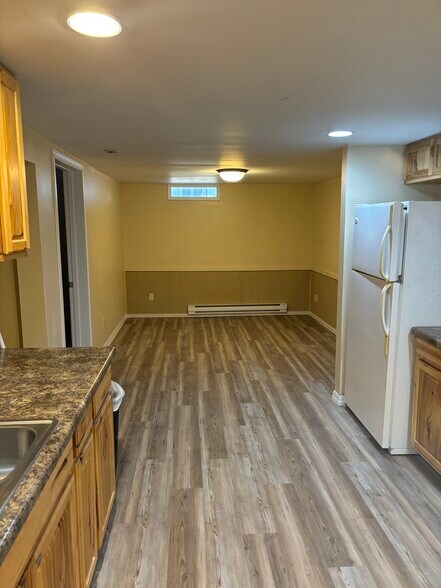 Living room - 20427 W Clark Ave Apt 11