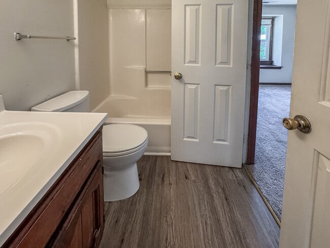 Building Photo - Charming 3 Bedroom, 1.5 Bathroom Townhome in Kempsville