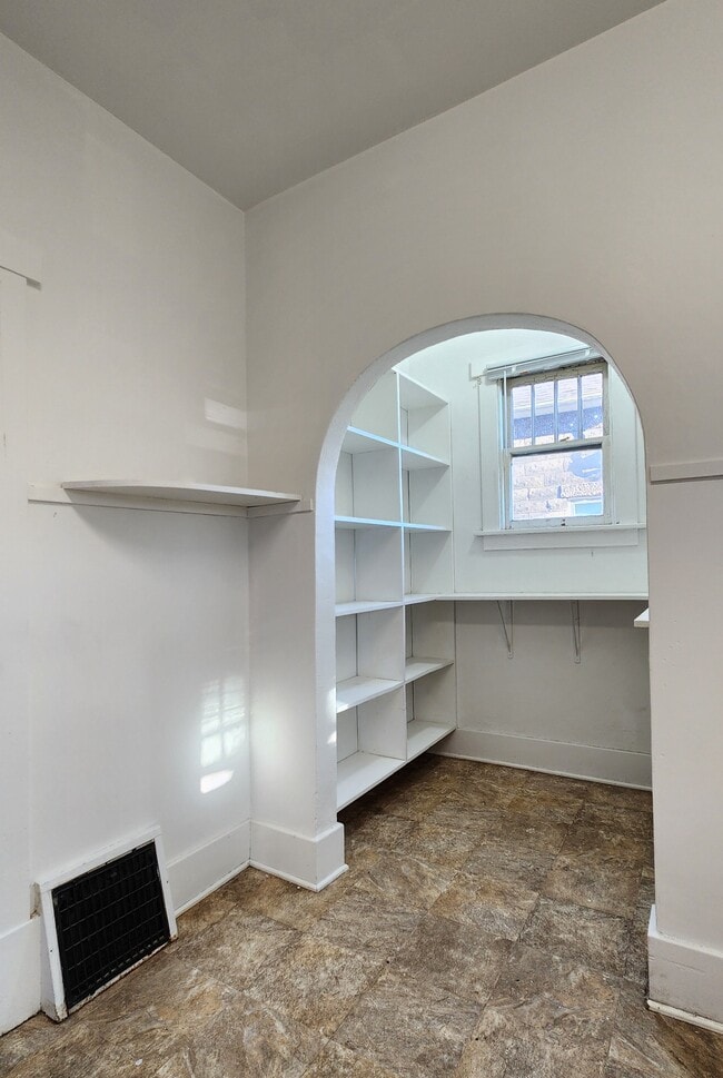 Building Photo - 1314 3rd Ave N