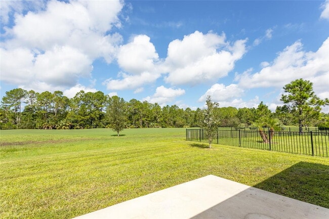 Building Photo - "Charming 3-Bedroom Home with 2 Baths and ...