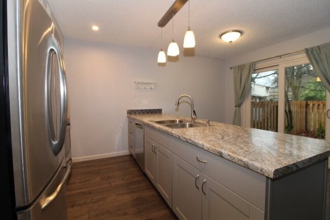 Building Photo - 12313 NE 150th Ct