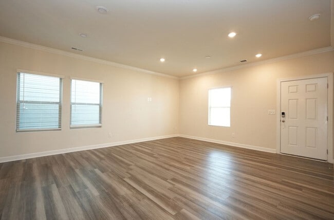 Building Photo - !!! COMING SOON!!! Updated 3BR 3BA Home w/ Private Yard • Stainless Kitchen • Loft in Huntersville