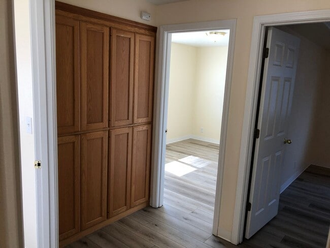 Building Photo - Beautiful 3 bedroom 2 bathroom house in a ...