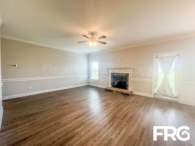 Building Photo - 313 N Landing Dr