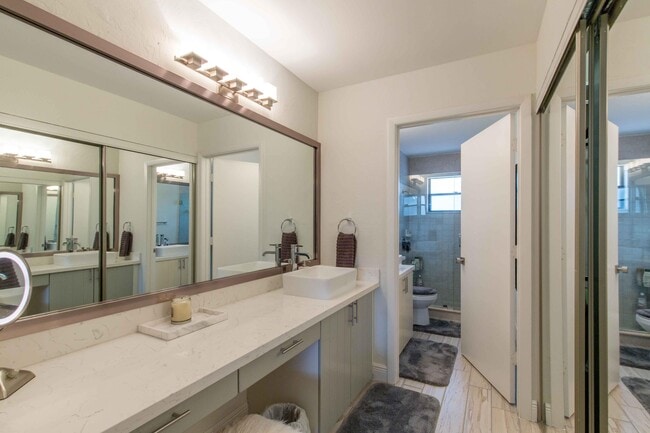 Building Photo - 13283 Bedford Mews Ct