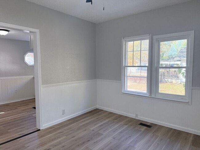 Building Photo - Newly Remolded 2 Bedroom Home on the South...