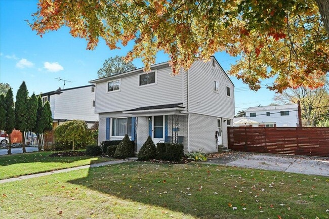 Building Photo - 29945 Everett St