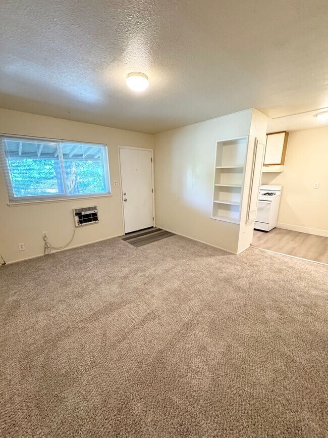Building Photo - Move-In Special; Upstairs One Bedroom + Private Patio – SEE VIDEO
