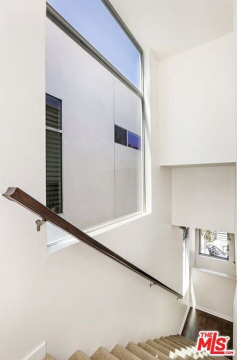 Building Photo - 2528 Via Artis