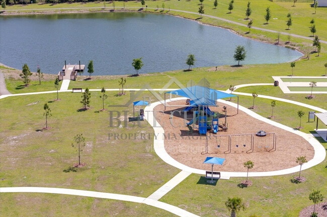 Building Photo - 12937 Camarillo Pl