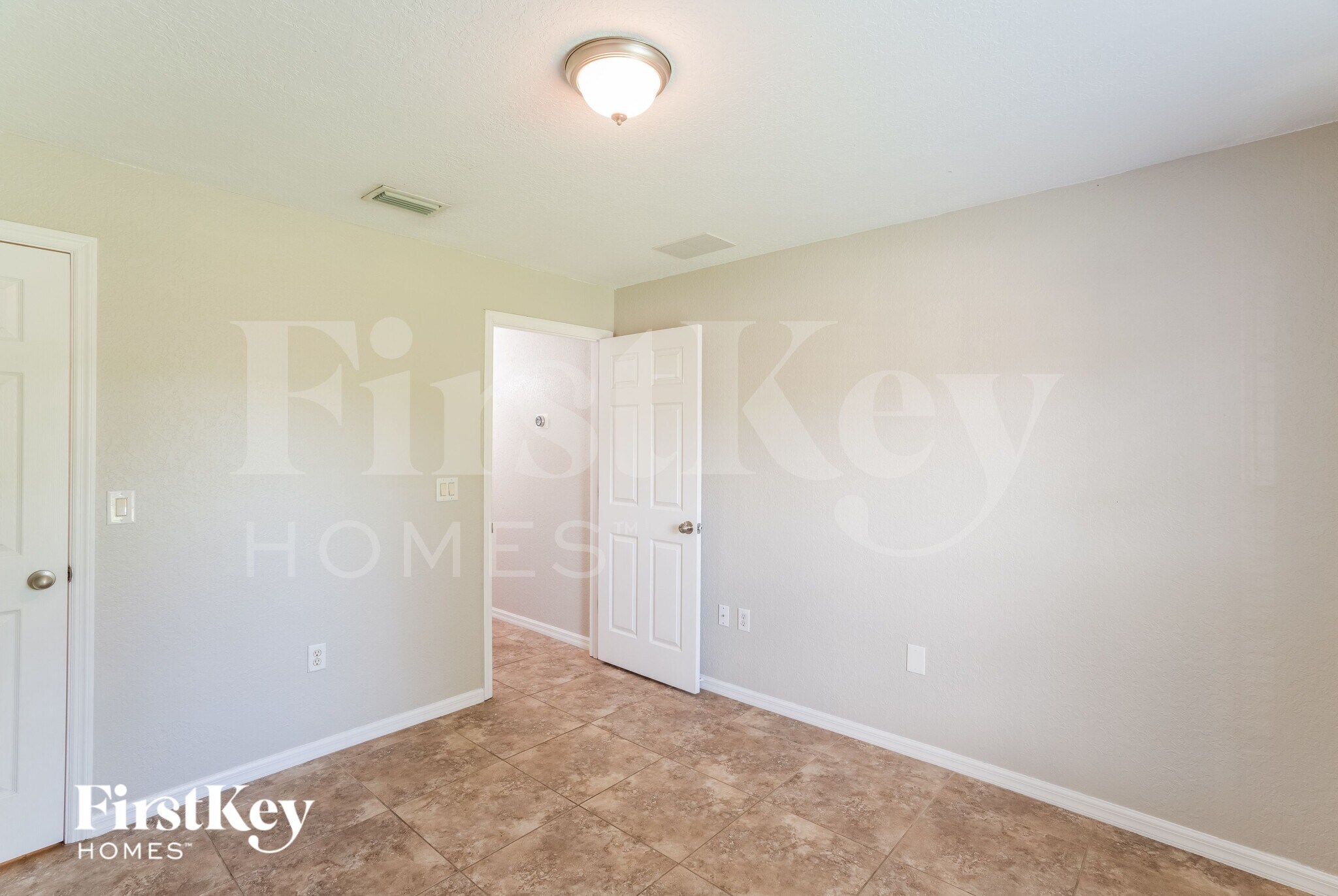 Building Photo - 3102 Lucaya Ave