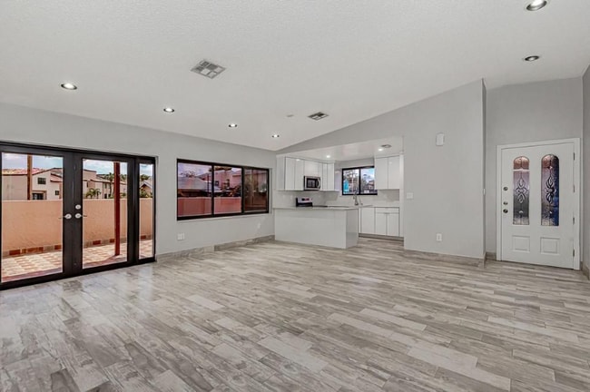 Building Photo - 740 NW 105th Pl