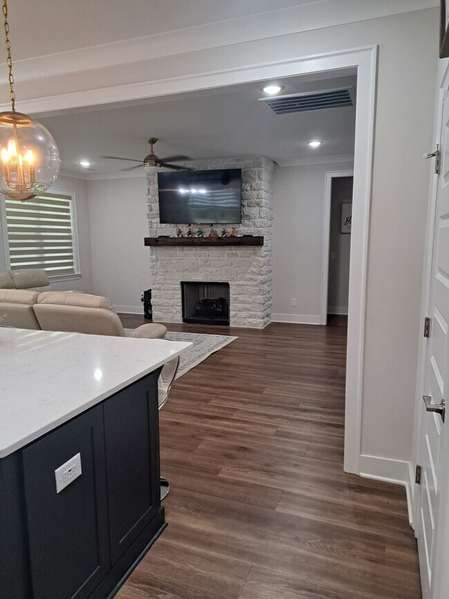 Building Photo - 3274 Sassafras Ln