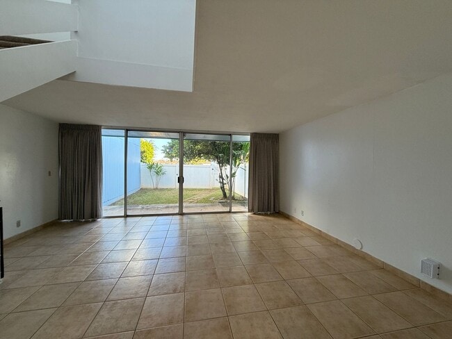 Building Photo - Laulea Town Houses (Mililani) - 3 bdrm/2.5 bath/2 parking