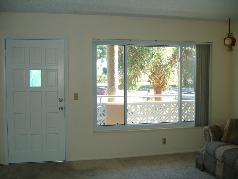 Building Photo - 2467 Finlandia Ln