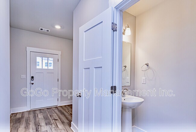 Building Photo - 109 Marston Ln