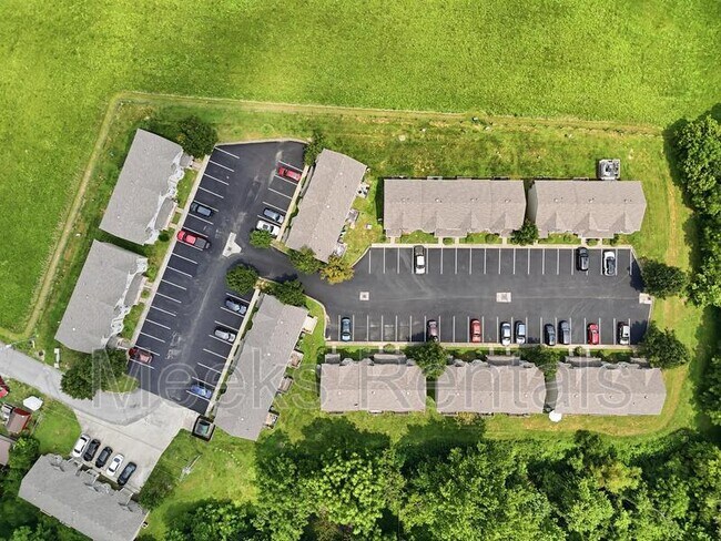 Building Photo - 40 Ariel Dr