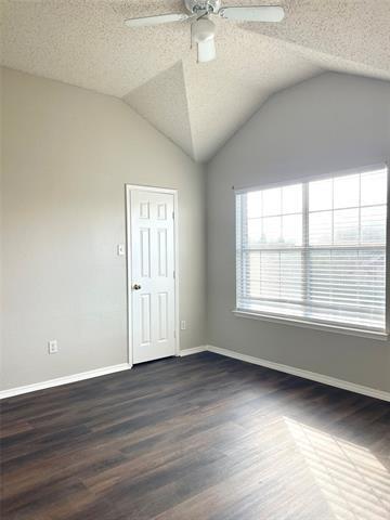 Building Photo - 7728 Parkwood Plaza Dr