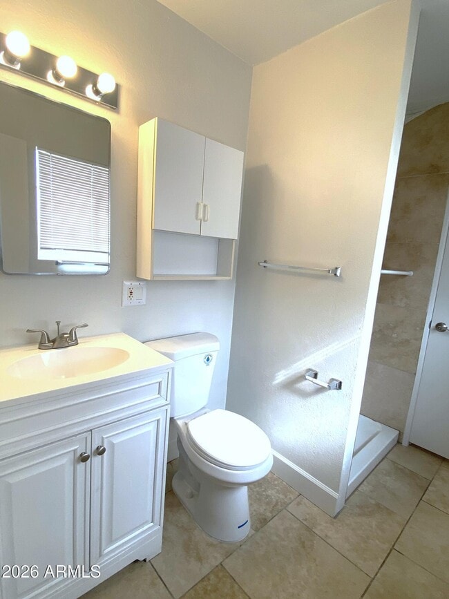 Building Photo - 7307 E Palm Ln