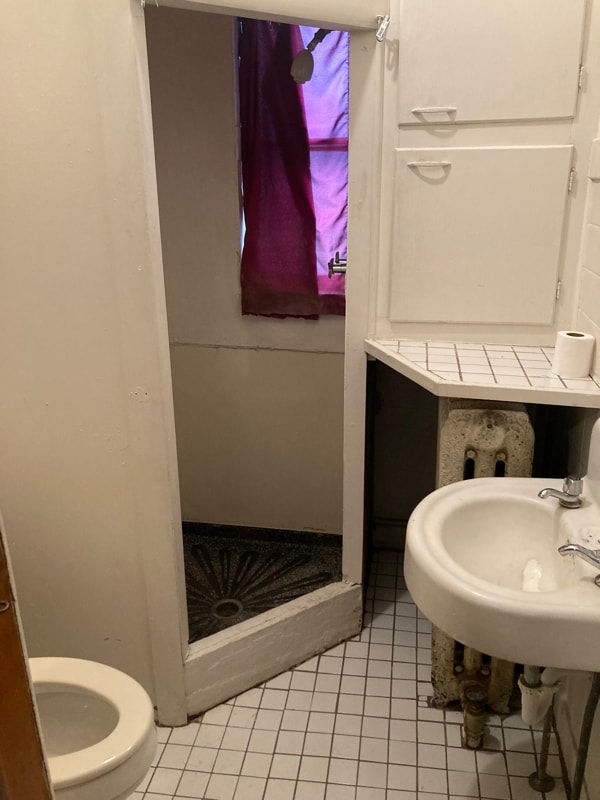 Building Photo - 3421 W Kilbourn Ave