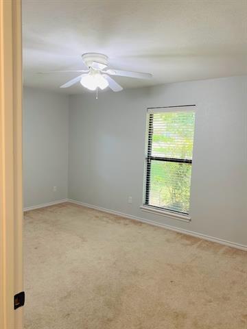 Building Photo - 3831 Crestpark Dr