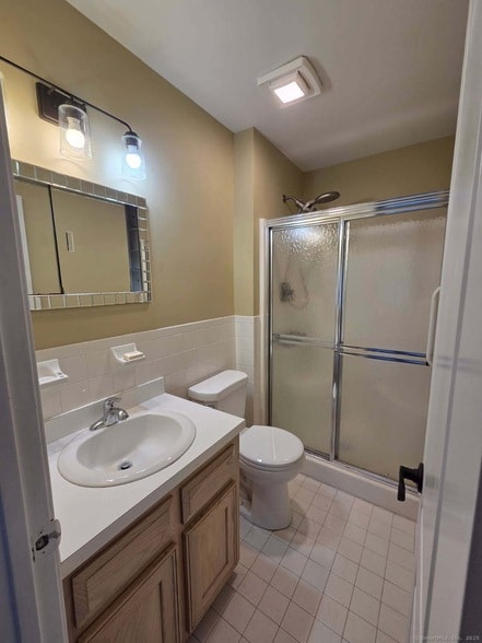 Building Photo - 335 Monticello Dr