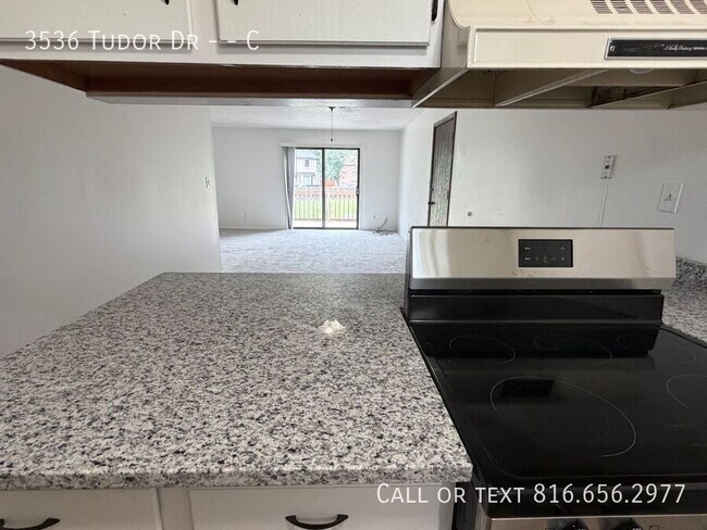 Building Photo - 3536 Tudor Dr