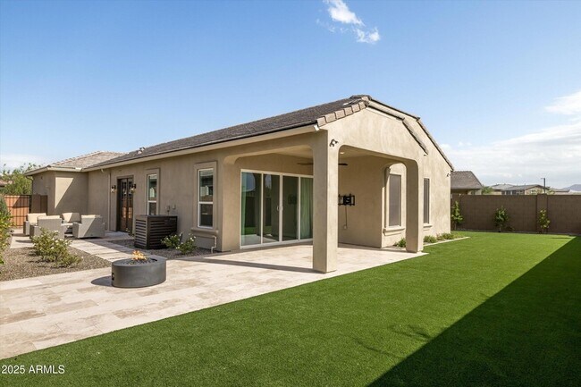 Building Photo - 21425 N 59th St